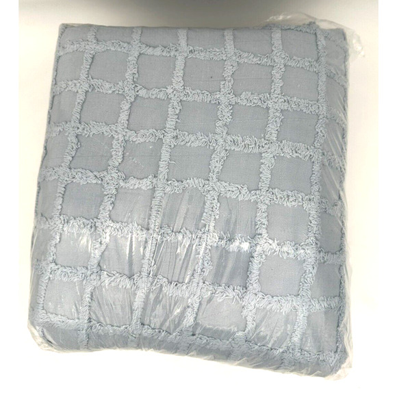 Pottery Barn queen duvet cover and shams in sky blue - Picture 4 of 8